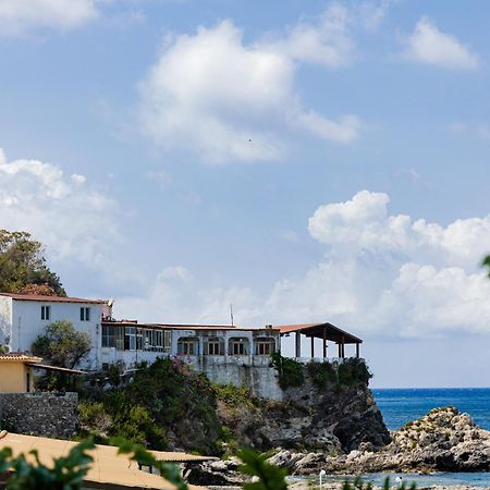 Riva Smeralda Camping Lodge มิลาซโซ ภายนอก รูปภาพ
