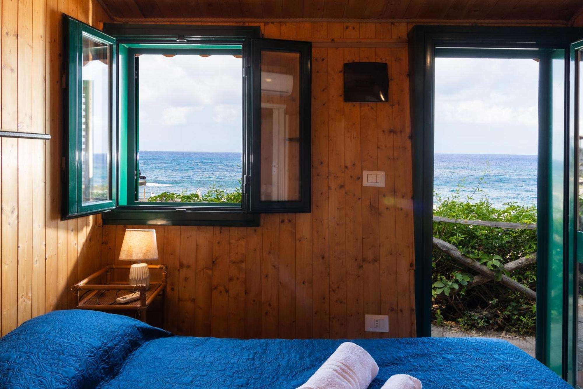 Riva Smeralda Camping Lodge มิลาซโซ ภายนอก รูปภาพ