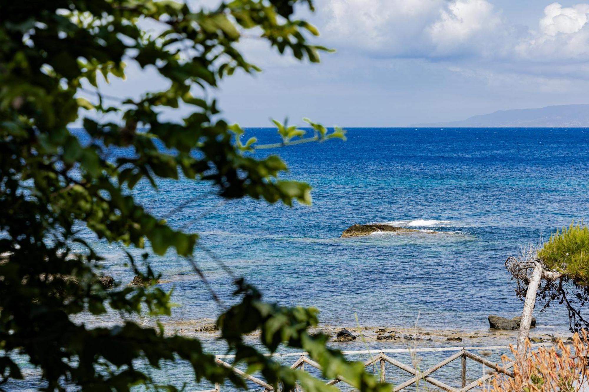 Riva Smeralda Camping Lodge มิลาซโซ ภายนอก รูปภาพ