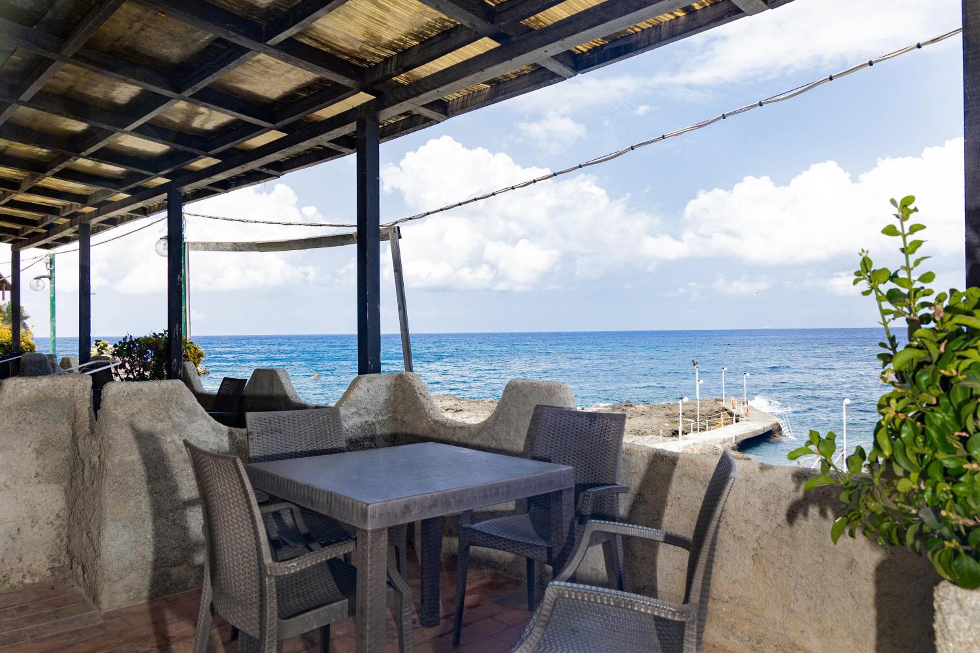 Riva Smeralda Camping Lodge มิลาซโซ ภายนอก รูปภาพ