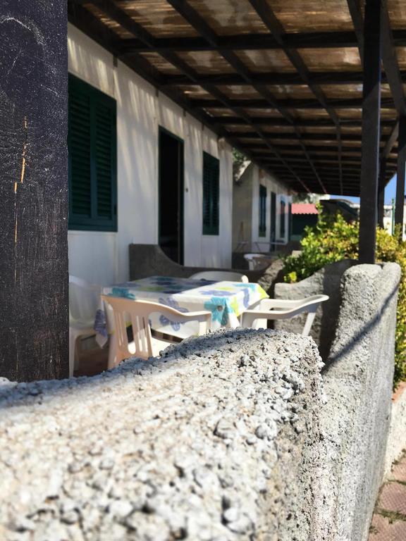 Riva Smeralda Camping Lodge มิลาซโซ ภายนอก รูปภาพ